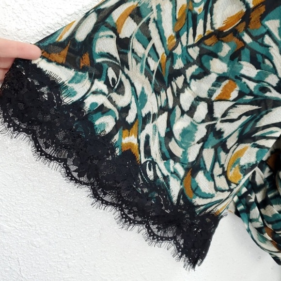 ANTHROPOLOGIE FLUTTER SLEEVE WRAP TOP NWOT - Picture 7 of 9